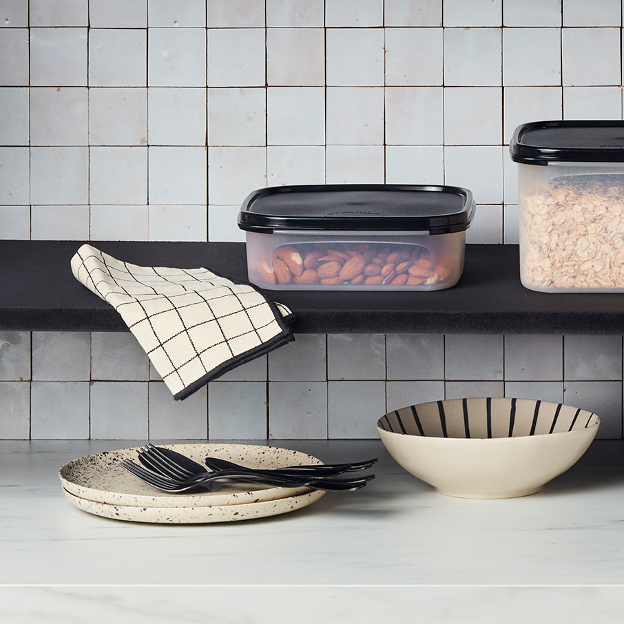 Tupperware? Modular Mates? Square 1 | Food Storage Container 5 c / 1.2 L - Image 2
